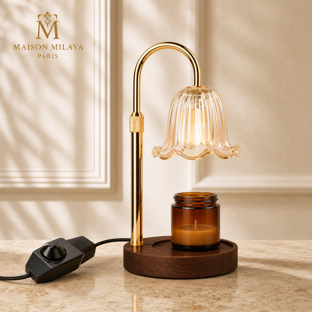 Lampe chauffe-bougie à variateur champagne, base noyer – Maison Milaya Paris