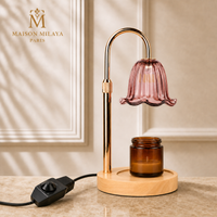 Lampe chauffe-bougie à variateur rose fumé, base bois clair – Maison Milaya Paris