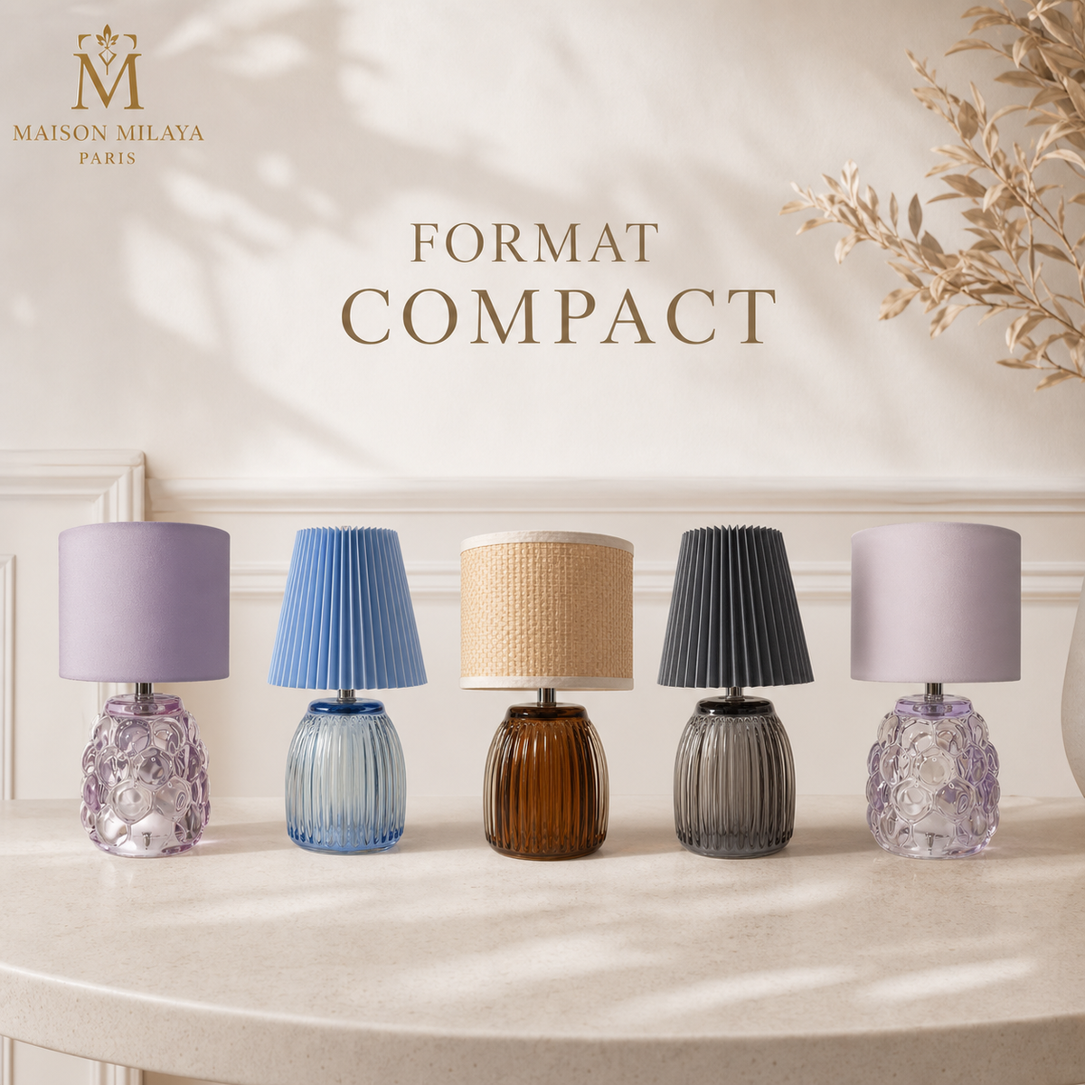 Lampe de Table en Verre Sculpté – visuel 3 – Maison Milaya Paris