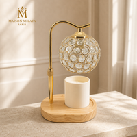 Lampe chauffe-bougie à abat-jour rond facetté et base en bois