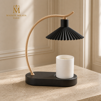 Lampe chauffe-bougie à abat-jour plissé noir et base noire
