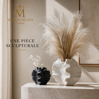 Vase texture sablée Maison Milaya – mise en scène intérieure