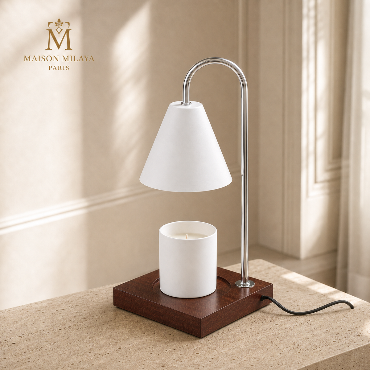 Lampe chauffe-bougie minimaliste blanc mat et argenté, base noyer – Maison Milaya Paris